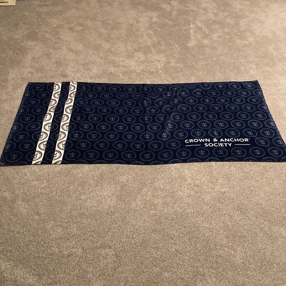 Royal Caribbean Bath Nwot Royal Caribbean Crown And Anchor Society
